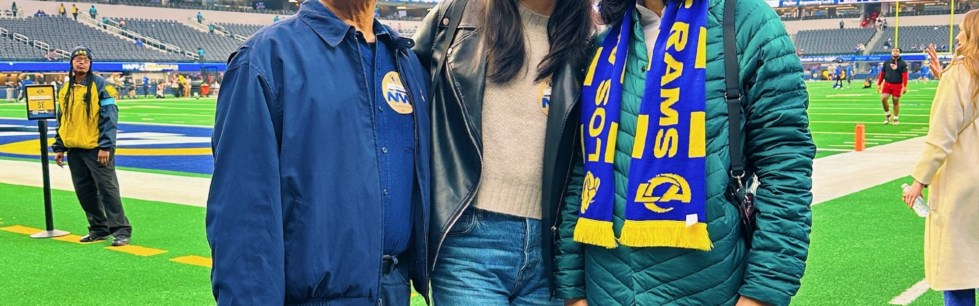 🏈x🏐著名排球教练郎平及家人作客公羊队主场观看比赛