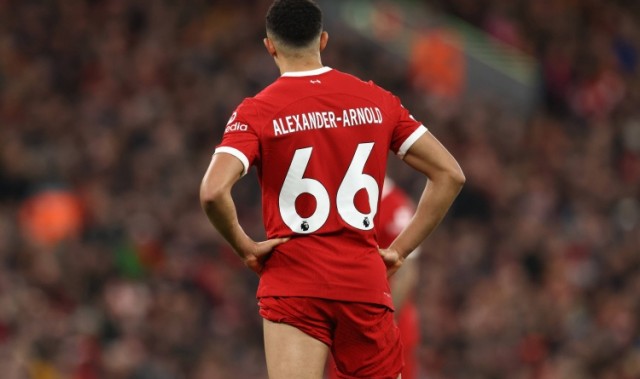 周薪超31万镑💥英媒：红军已提供阿诺德年薪2000万欧的新合同