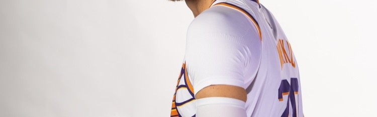 被弃用！第三节已经打完 努尔基奇仍然没有获得出场机会