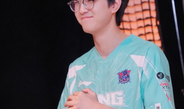 LNG发布定妆照花絮：应该能看得出大家很努力