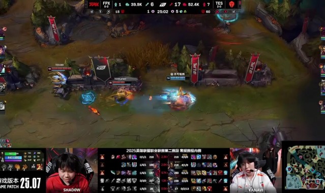 于是你合群的一起笑了！Sheer看自己被奥恩和豹女猛锤孤立无援只能无奈笑笑