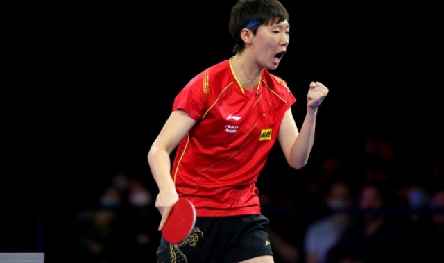 WTT新加坡大满贯女单1/16决赛：王曼昱战胜简彤娟，成功晋级