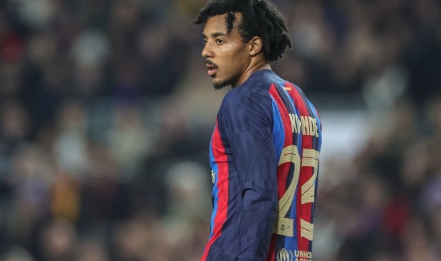 记者：孔德再次迟到而错过弗里克讲话，他今晚不会登场