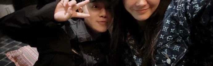 📸吴艳妮更新社媒晒美照+美景：照片会过期 但快乐不会