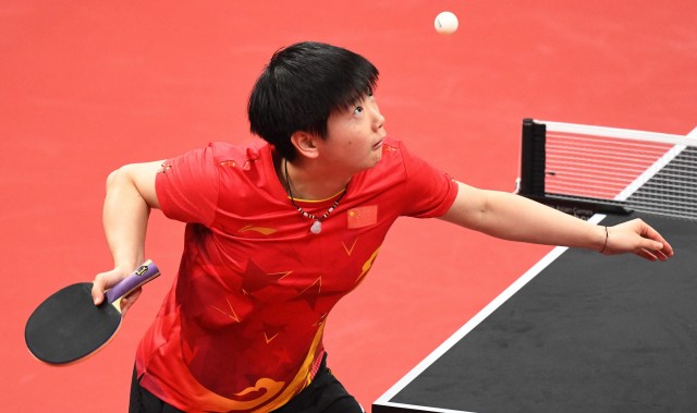 孙颖莎独取2分，助深圳大学3-1逆转上海龙腾晋级乒超女团决赛