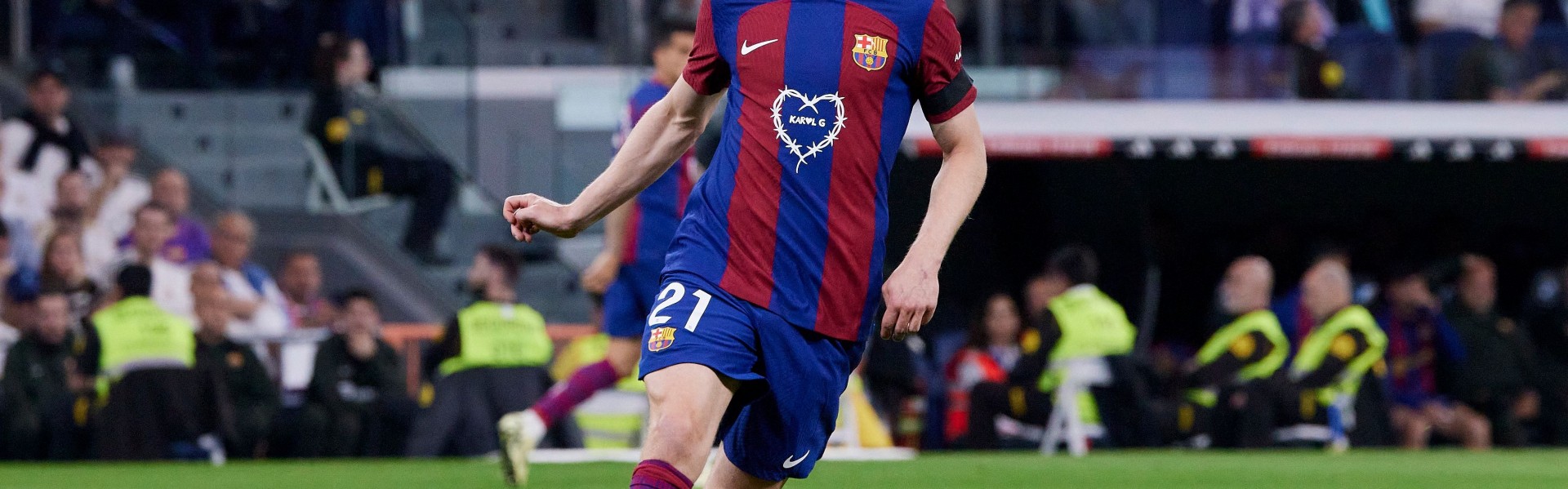 德容身价下跌1500万欧，只剩个人巅峰身价9000万欧的一半